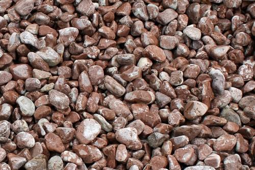 Щебень галтованый розовый (мрамор) фр.20-40 мм.